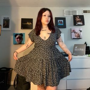 urban outfitters black and white floral dress